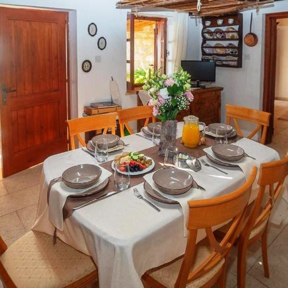The Hideaway Village Holiday Home in Lasa, Paphos